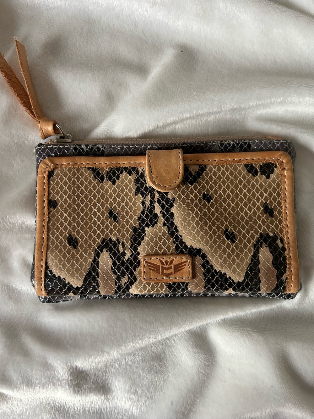 Consuela Slim Wallet in Dizzy